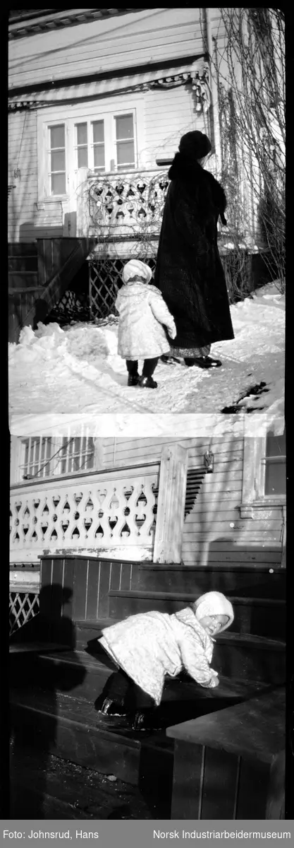 Dobbelt fotografi. 
Venstre: Kvinne og barn i yttertøy gående i hage ved bolighus. 
Høyre: Barn krabber opp trapp til hus utendørs.