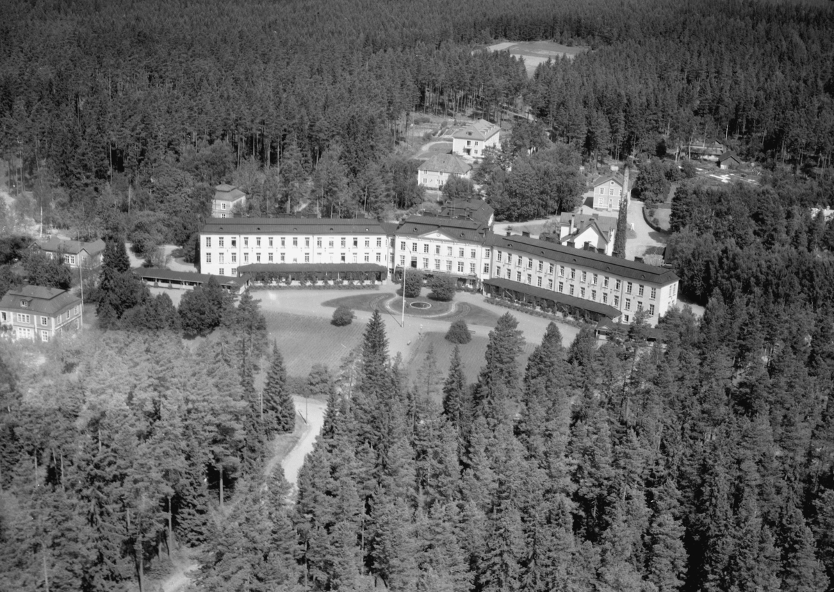 Flygfoto över Hässleby Sanatorium utanför Mariannelund, Eksjö kommun Nr. E. 276