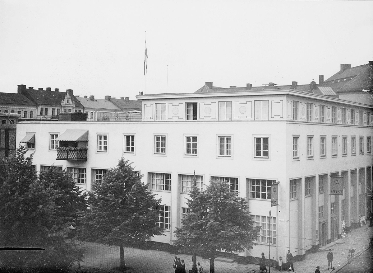 Postkontoet Stockholm 6, Dalagatan 13, 1929. Postverkets
fastighet i kvarteret Resedan. Arkitekt: Erik Lallerstedt.