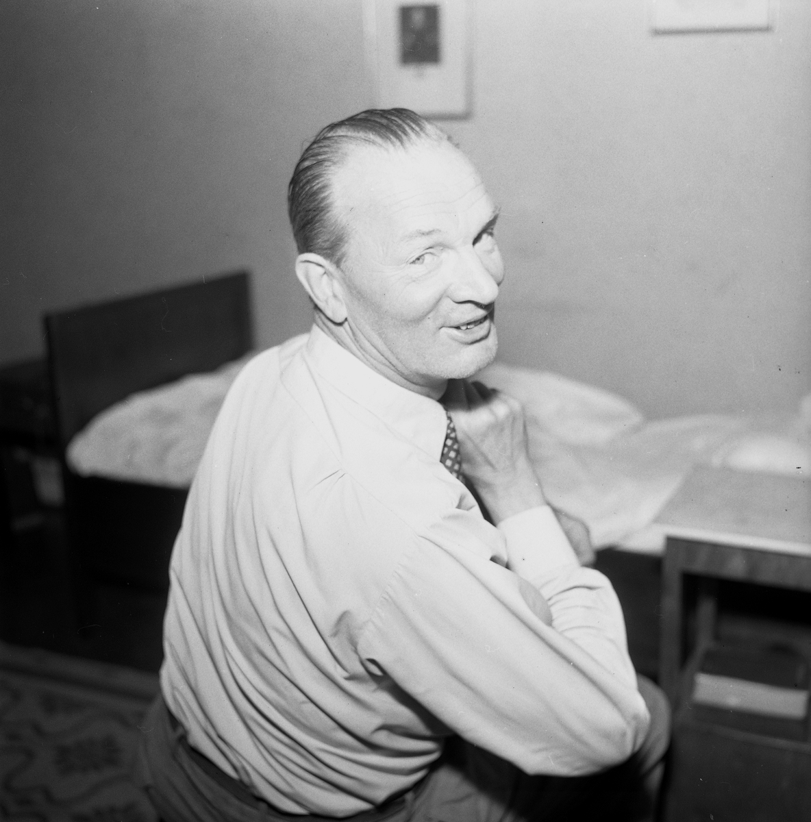 Gustaf Lövås.
Juli 1956.