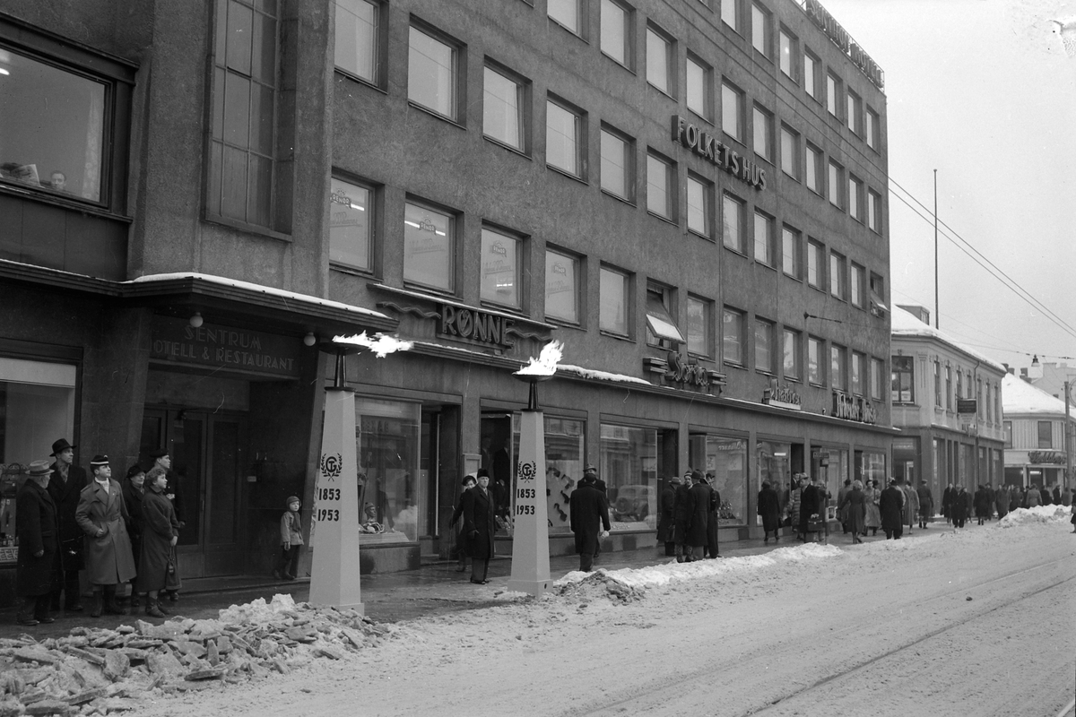 Gassfakkel utenfor Folkets Hus i Trondheim, i anledning Trondheim Gasverk sitt 100-års jubileum