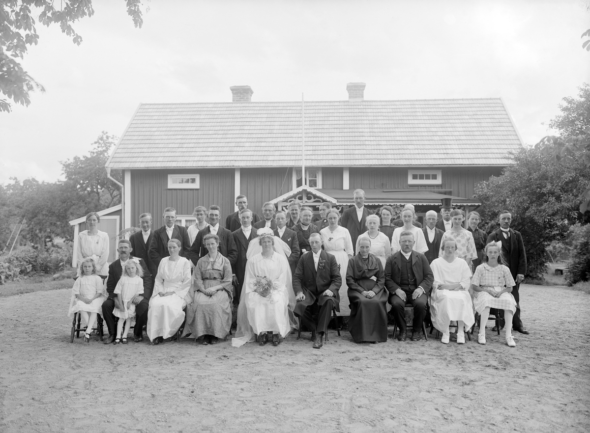 Bröllop i Skuru - Östergötlands museum / DigitaltMuseum