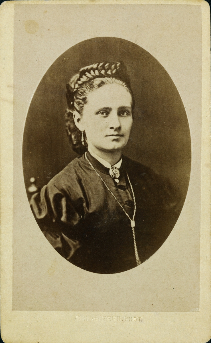 Portrett av frue av Grosserer Stockmann Olsen.