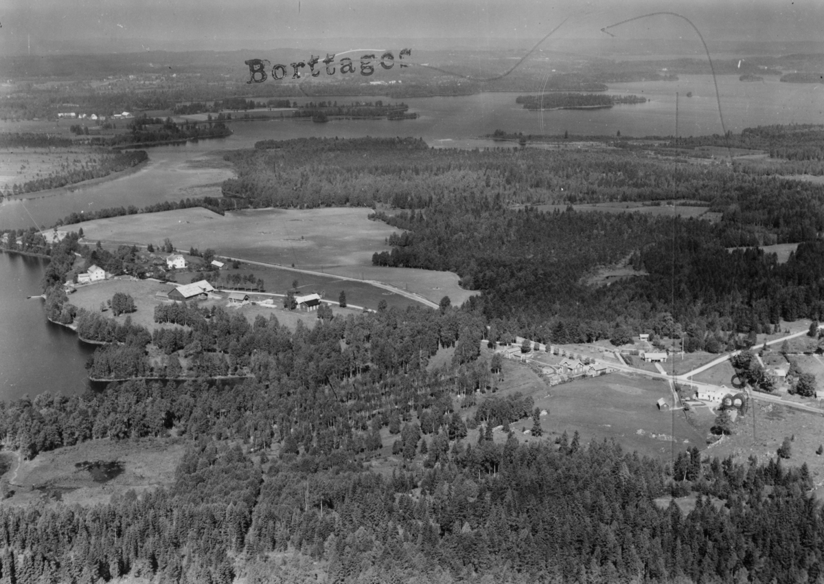 Flygfoto över Sunds herrgård i Jönköpings kommun. Nr L 817.