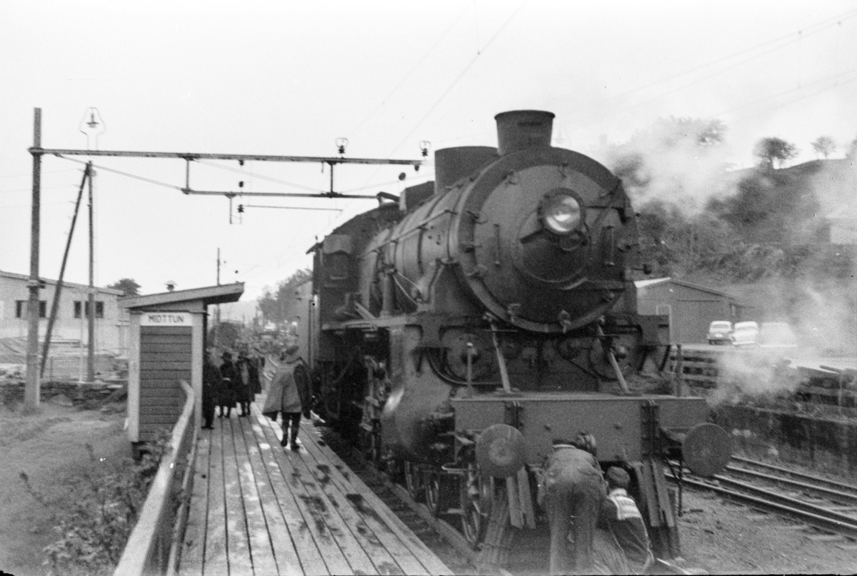 Damplokomotiv type 31b nr. 431 på Midttun holdeplass.