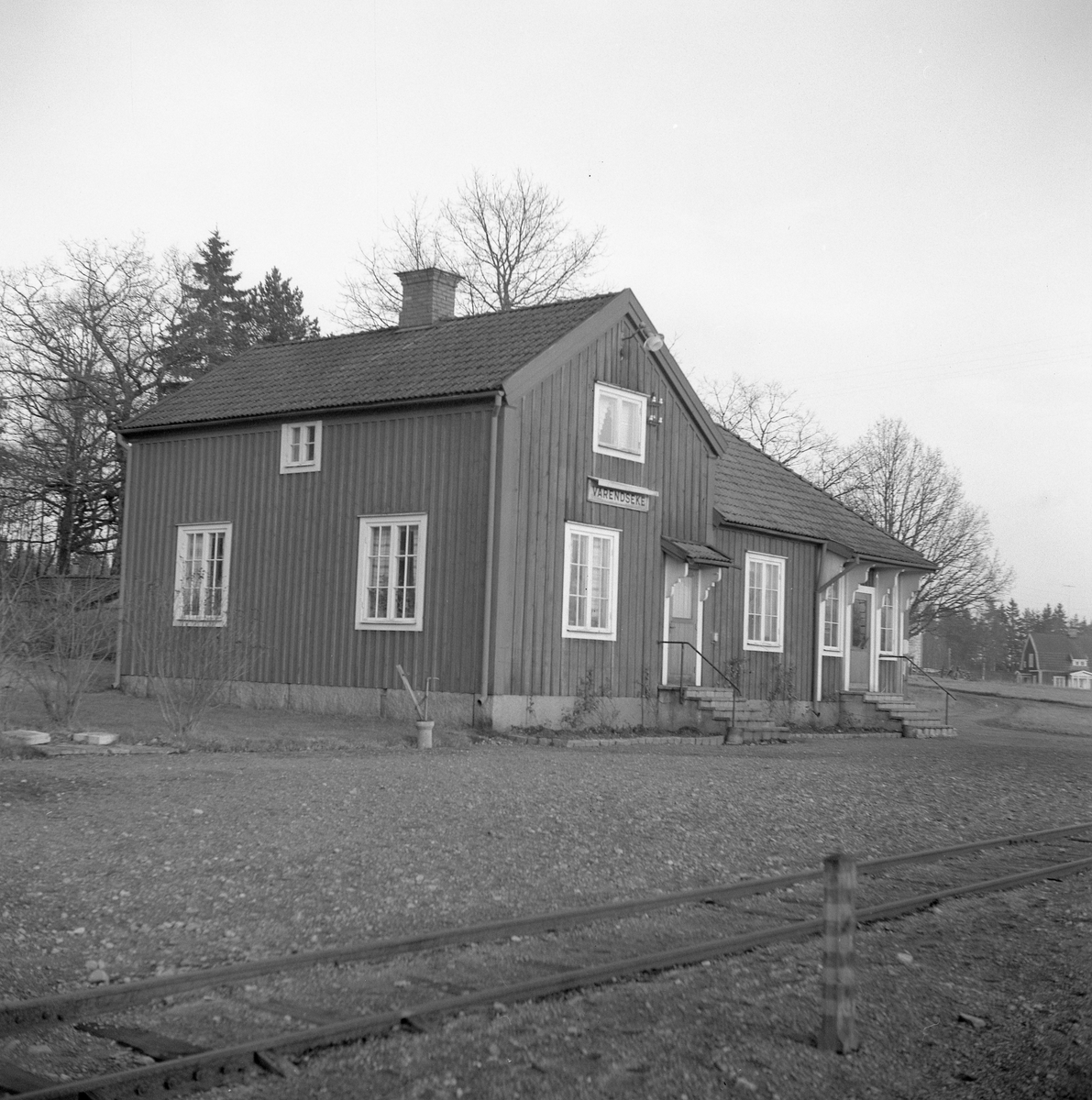 Hållplats anlagd 1922. Envånings stationshus i trä