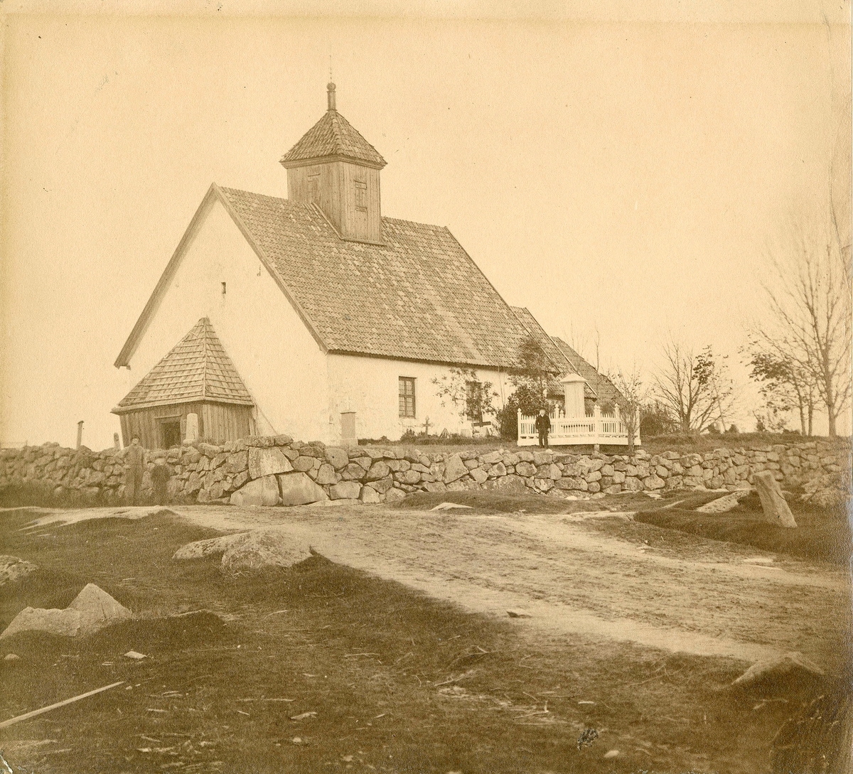 Fredrikstad. Glemmen. Glemmen gamle kirke (Gamle Glemmen kirke), eksteriør, antakelig fotografert 1860-tallet.