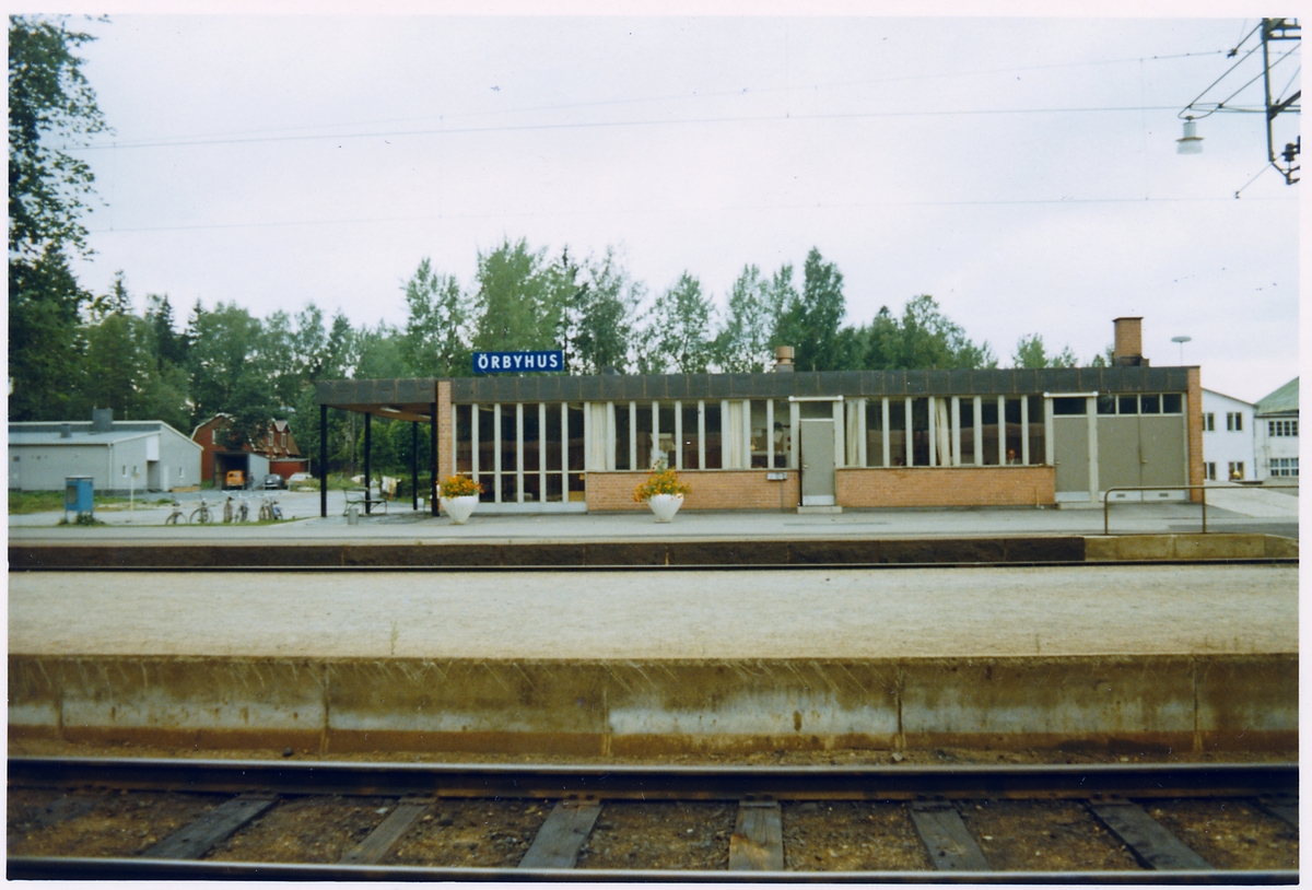 Stationen uppförd 1874. 1935 gjordes en grundlig reparation .Ny stationsbyggnad på 1950-talet. Ny bangård 1993-94.