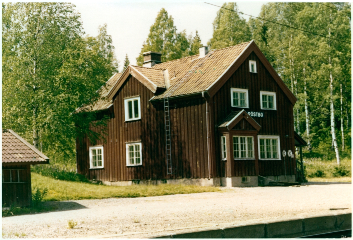 Röstbo station.