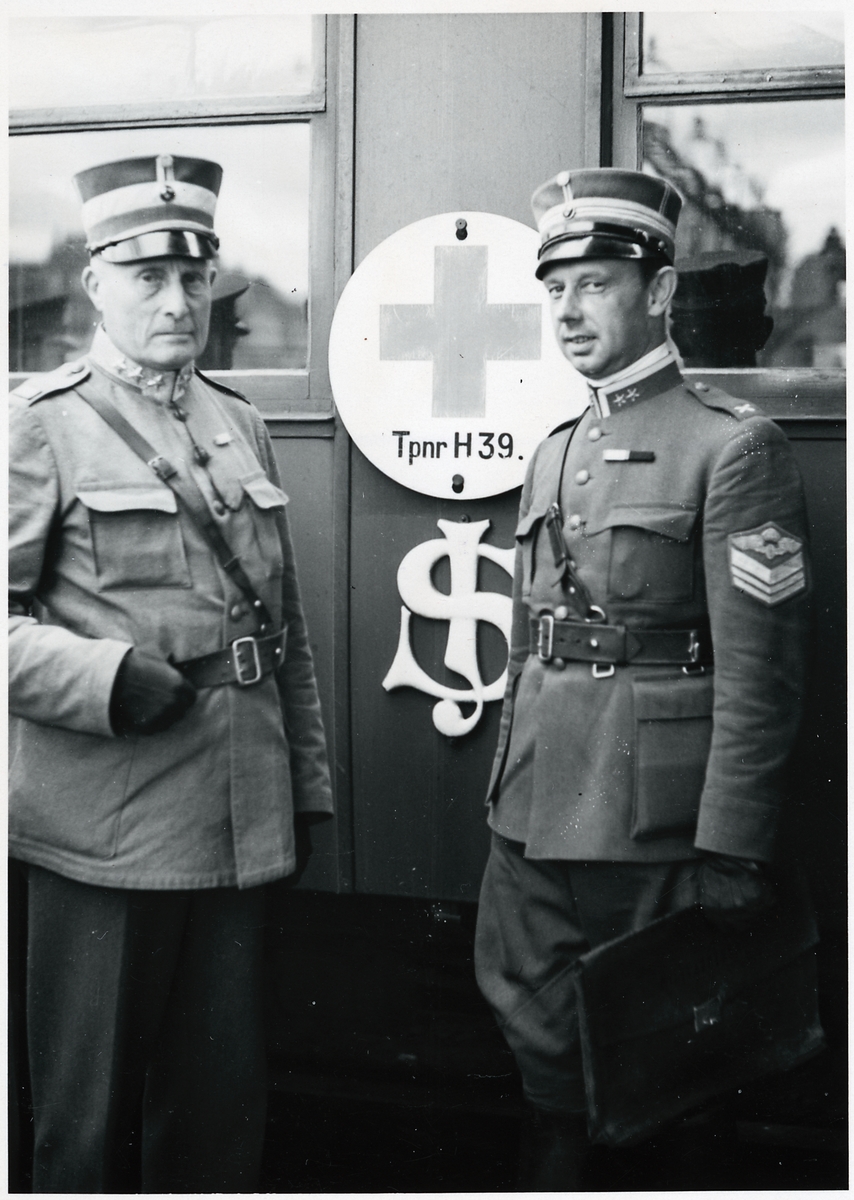 Sveriges Överbefälhavare, General Olof Thörnell och byråchefen vid