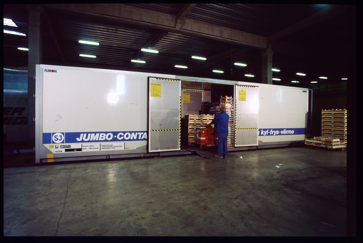 Lastning/lossning av Statens Järnvägar, Statens Järnvägar, SJ 1230509 Jumbocontainer.