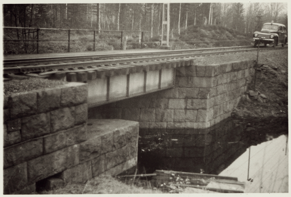 Järnvägsbro över Hörks Kanal (Lerviks Kanal) vid Silverhöjden.