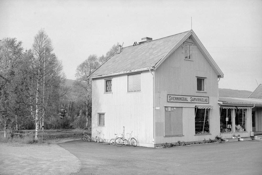 Fasade på Svenningdal samvirkelag.