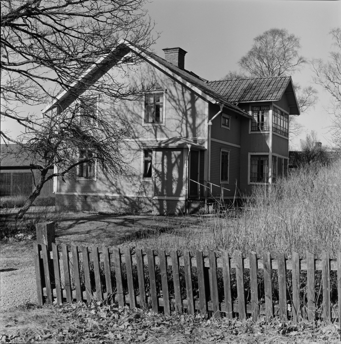 Obebodd mangårdsbyggnad, ägs av Eivor och Sven Sigglund, Sävasta, Altuna socken, Uppland 1988