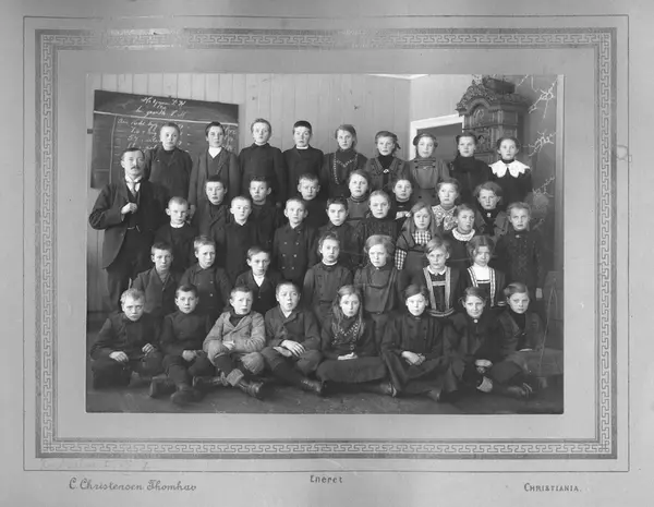 Skolebilde Fra Fredheim Skole, Ca 1915. - Hadeland Folkemuseum ...