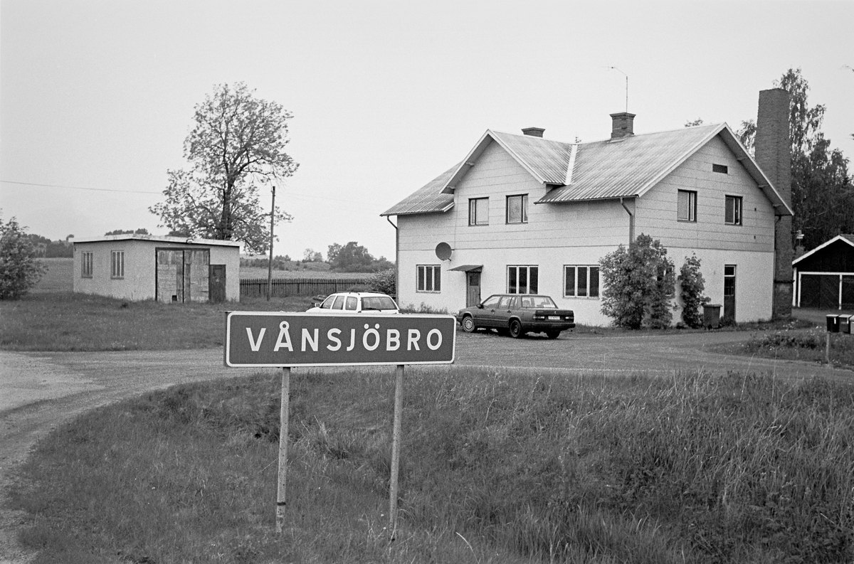 Vånsjöbro Svets- & smidesverkstad, Vånsjöbro, Härnevi socken, Uppland  år 2000