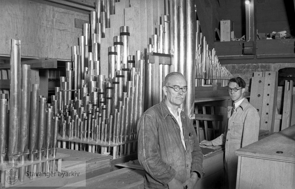 To menn med Domkirkens orgel