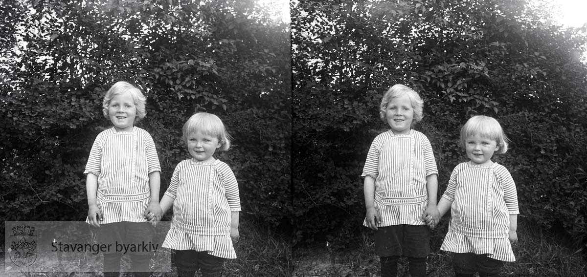 Christian f:3.6.1909 med sin bror, Hans f 26.03.1912. Stereofotografi.