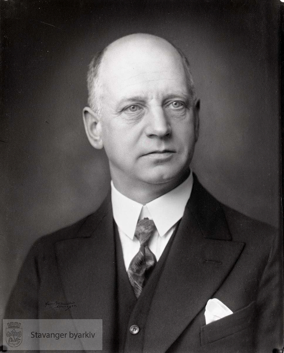 Ordfører i Stavanger 1929-1931. Høyre..Lege.