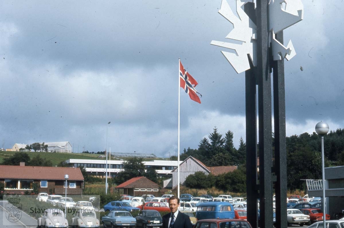 Stavanger Lærerhøgskole. Bildet er tatt mot nord - Økologisk gård