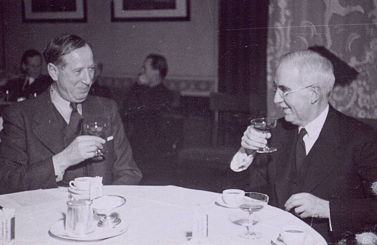 Från fd distriktschef (Norrköping) P Goldschmidt. 1940-talet.
