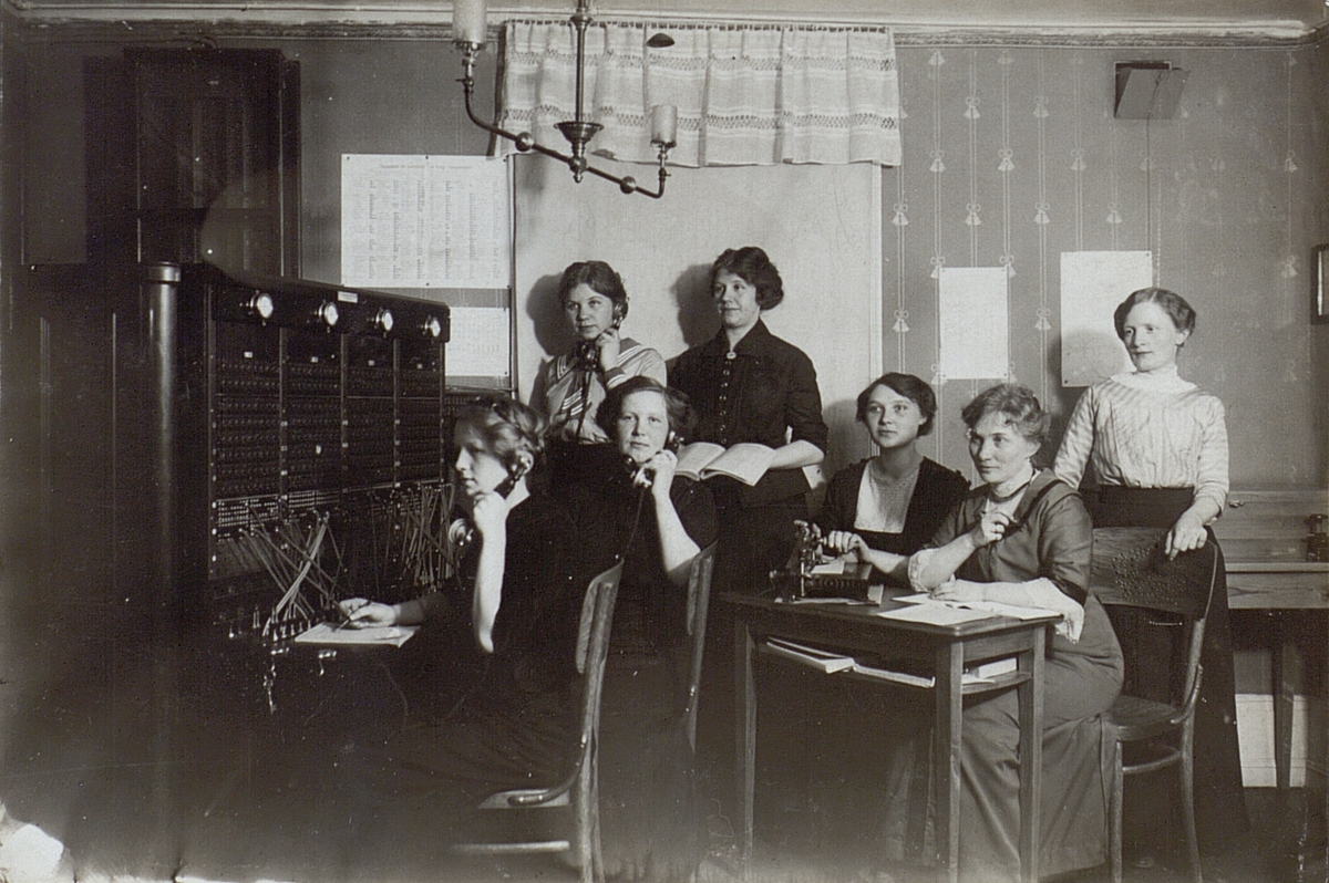 Gnesta telefonstation 1914. Interiör.