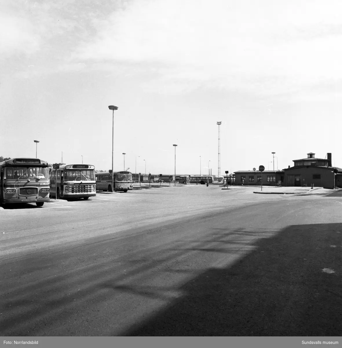 Bildserie från den gamla busstationen norr om hamnmagasinen.