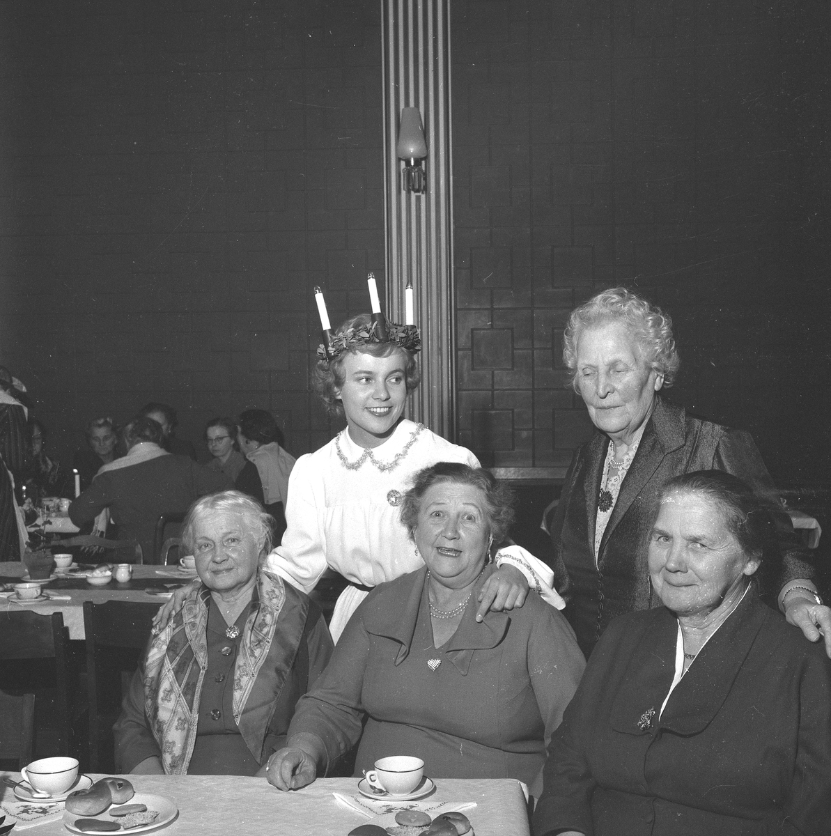 Husmödrar på Luciafest.
16 december 1958.