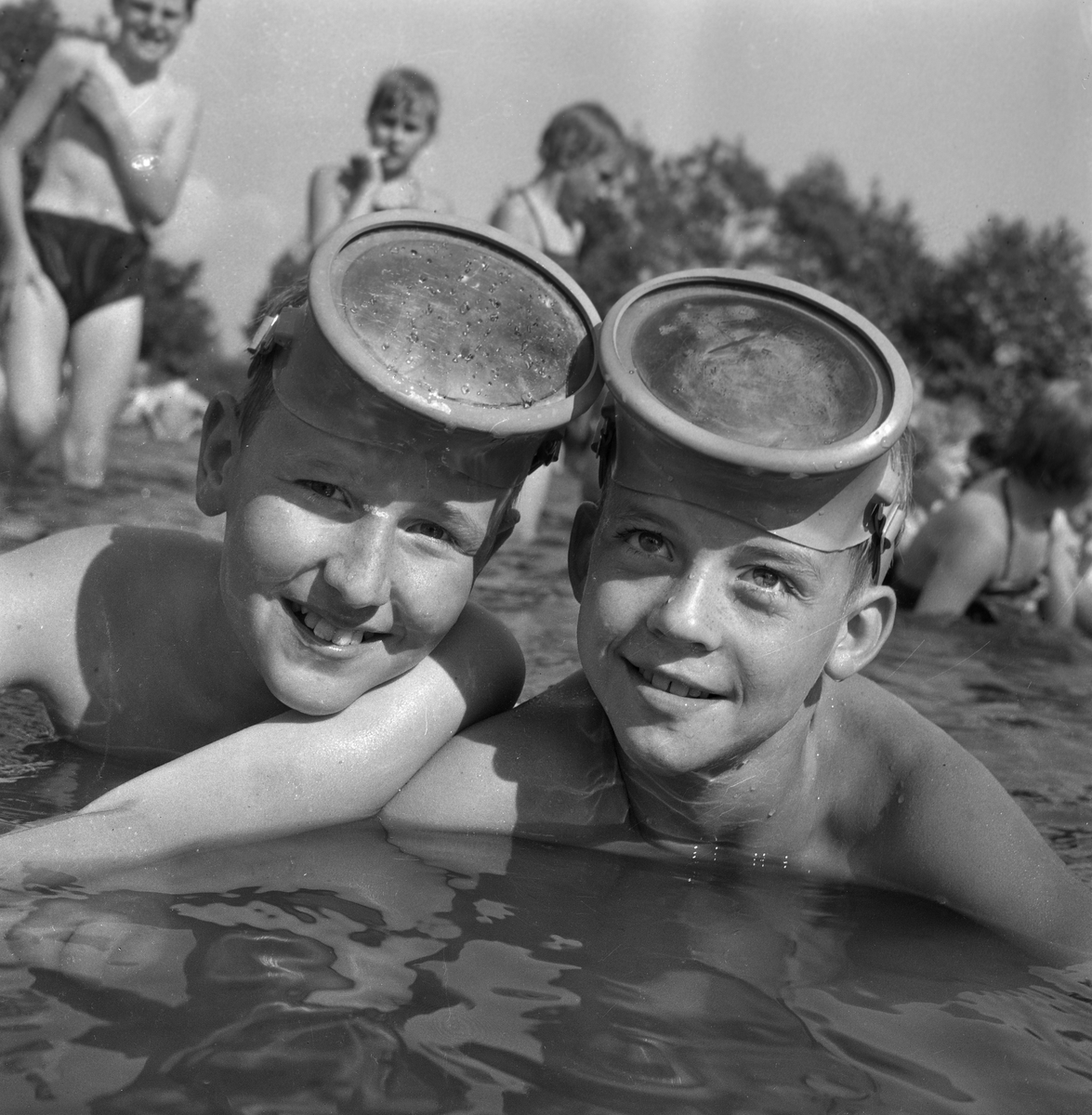 Diverse bilder, 1958.
Badplats.