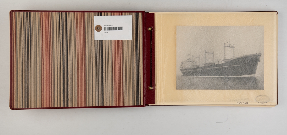 Album med fotografier fra prøveturen til M/S 'Stove Transport' 1961.