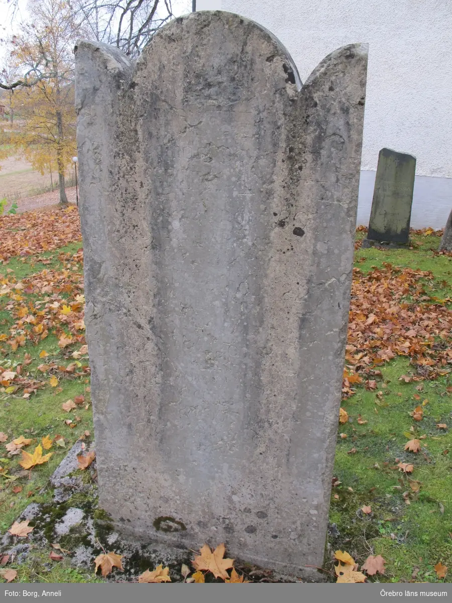 Vintrosa kyrkogård Inventering av kulturhistoriskt värdefulla gravvårdar 2013, Kvarter Norra, fam. 1-61.