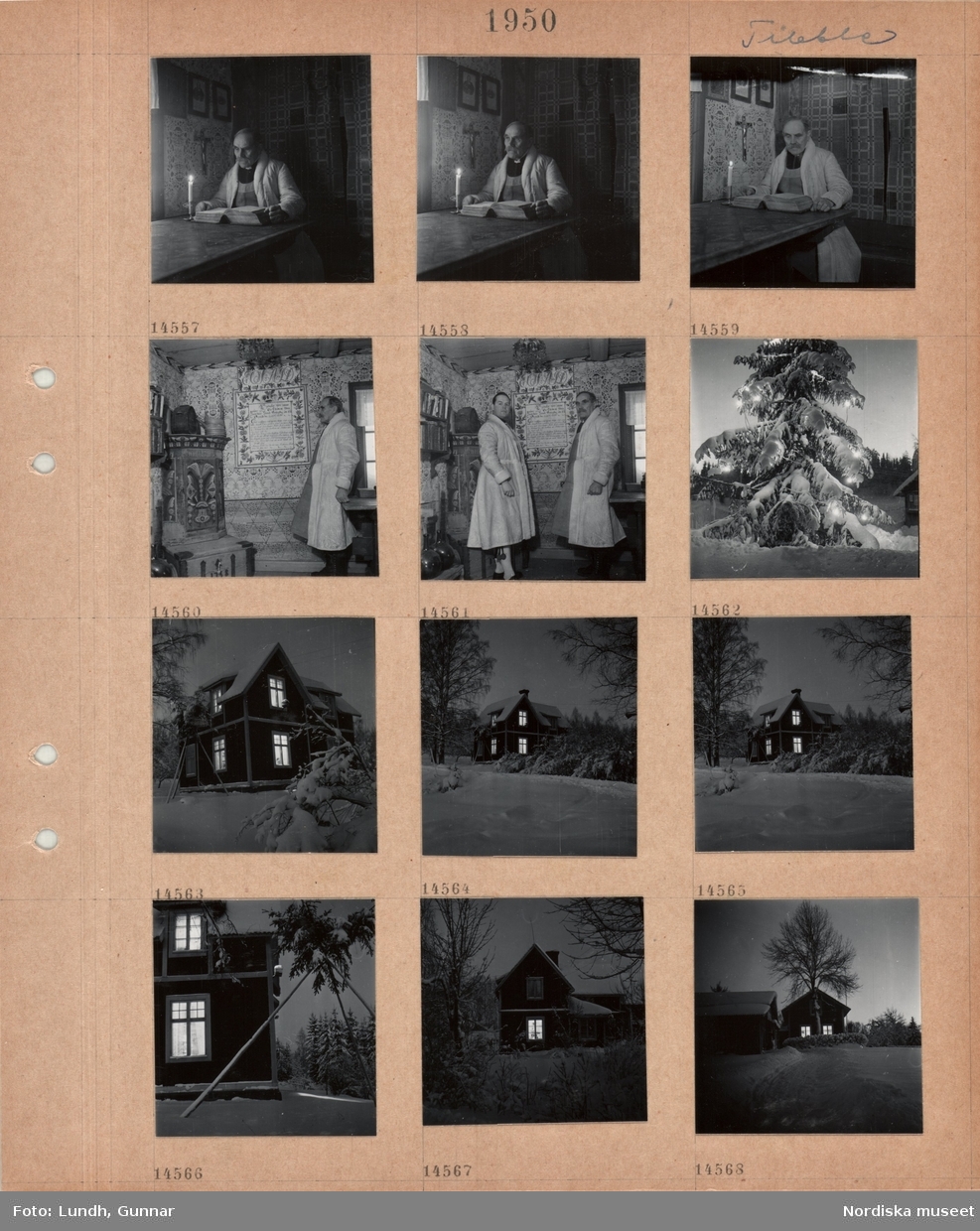 Motiv: Tibble (Dalarna) ;
Interiör med två män klädda i folkdräkt Knis Karl och hans fader, nattbild med en julgran klädd i julgransbelysning, exteriör av ett hus.