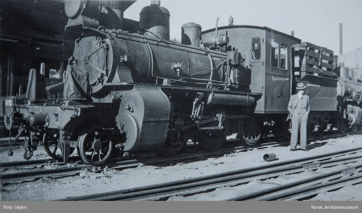 Damplokomotiv type XXIIIa nr. 45 hensatt på Støren stasjon.