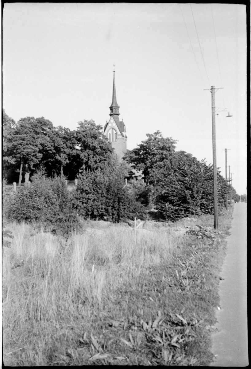 Nacka kyrka. Bilden tagen från Värmdövägen.