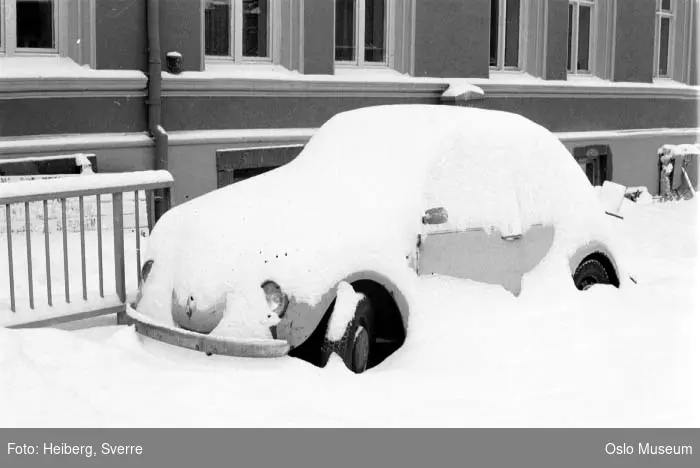 bil, Volkswagen (Folkevogn), snø, bygård