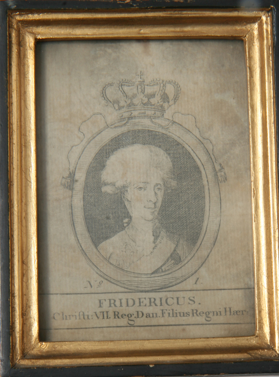 Glass, sort og forgylt ramme, portrett av Fredrik VII.