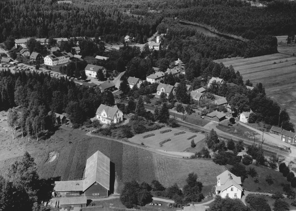 Flygfoto över Äng i Nässjö kommun, Jönköpings län.  Nr: 1196/1957