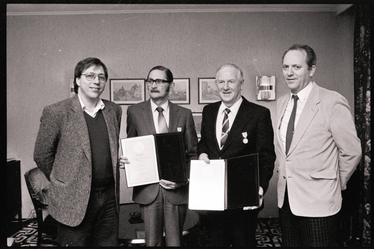 Gruppebilde tatt i anledning utdeling av Norges Vels medalje i 1987.