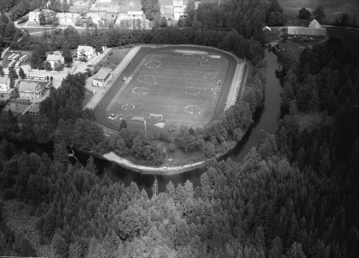 Flygfoto över Finnvedsvallen i Värnamo, Jönköpingslän. Nr: 290/1961