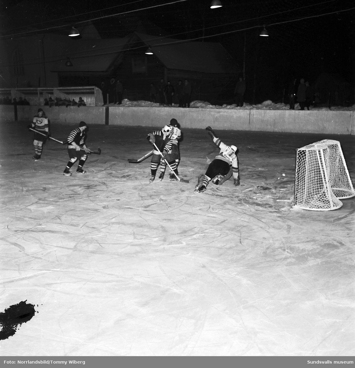 Ishockeymatch mellan Skönvik och Stockvik.