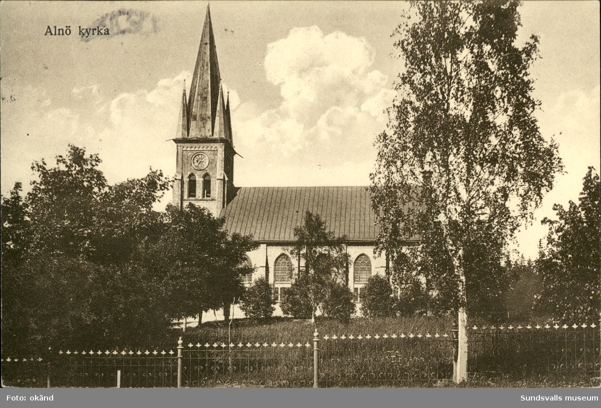 Vykort med motiv över kyrkan på Alnö.