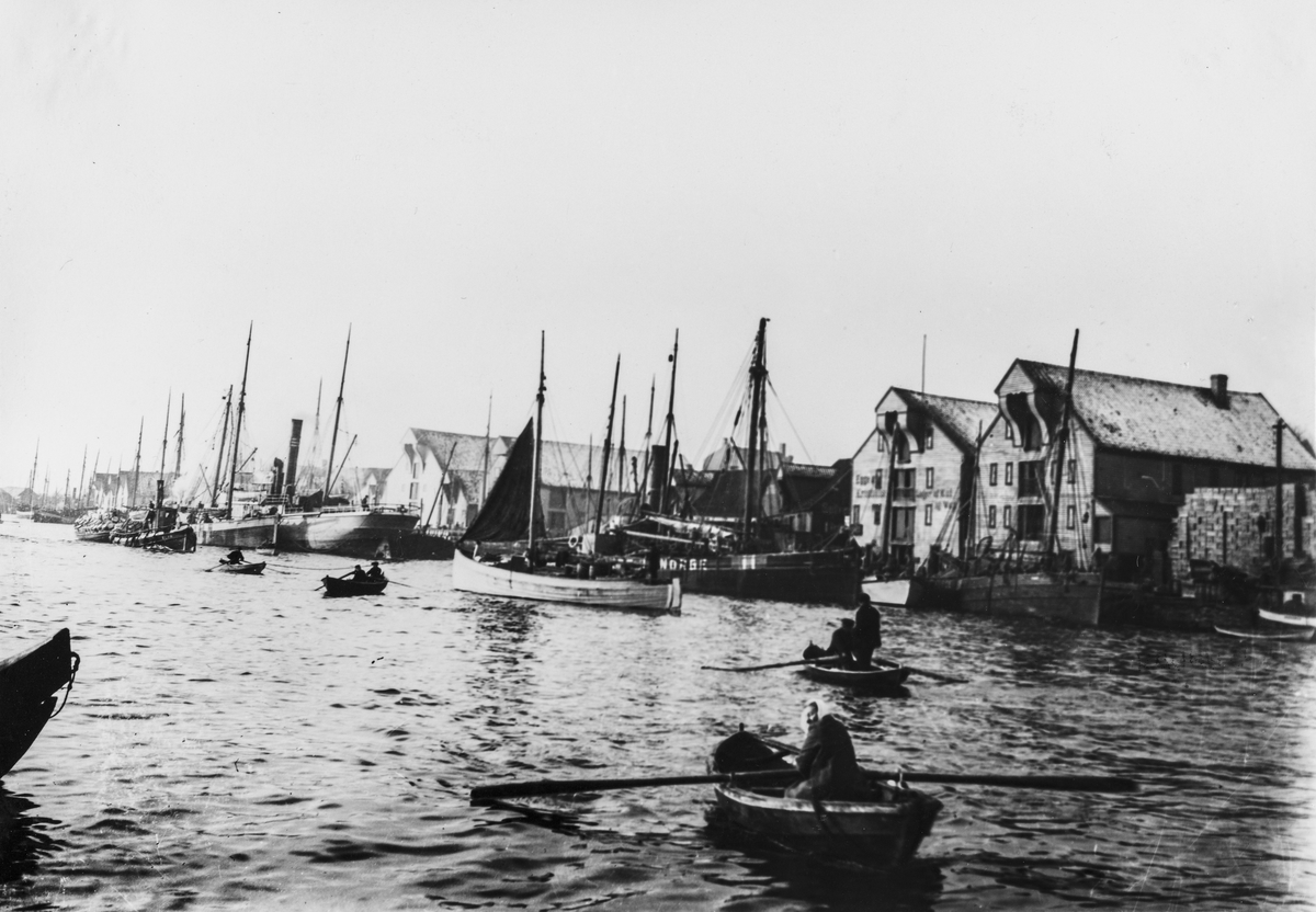 "Krossen" og Hasseløy sett mot nordvest, ca. 1920.