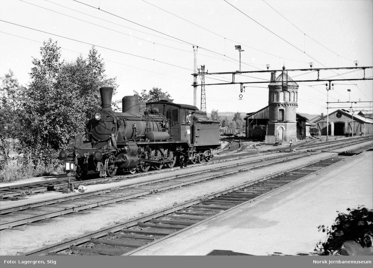 Damplokomotiv type 18c nr. 134 på Kongsvinger stasjon