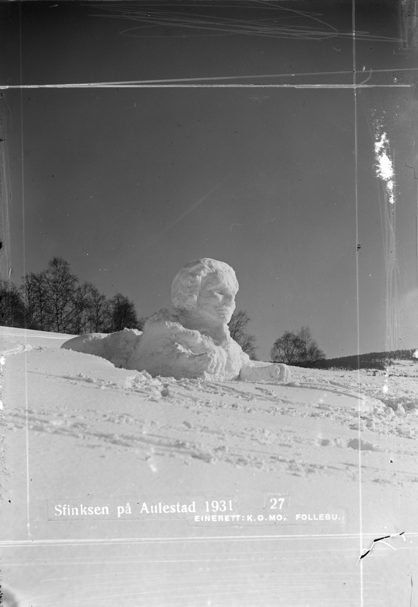Prospektkort: "Sfinksen på Aulestad" En snøskulptur laget i 1931