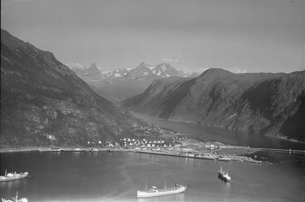 Narvik havn. Malmskip. Fagernes