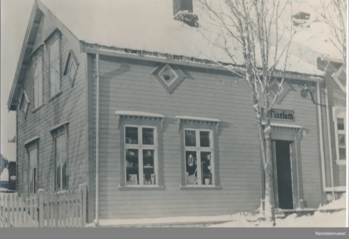 Trygve Tinglums provisoriske butikk i Namsos under og rett etter andre verdenskrig