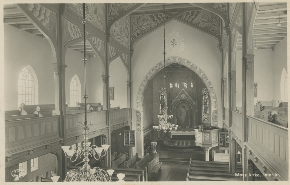 Postkort. Interiør av Moss kirke mot koret.