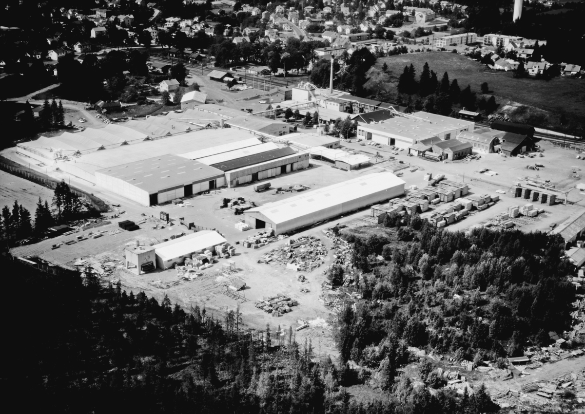 Flygfoto över en industri i Forserum i Nässjö kommun, Jönköpings län. 841/ 1967