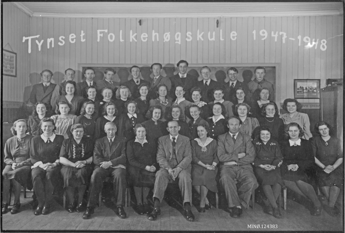 Gruppebilde. Tynset Folkehøgskole, 1947-48