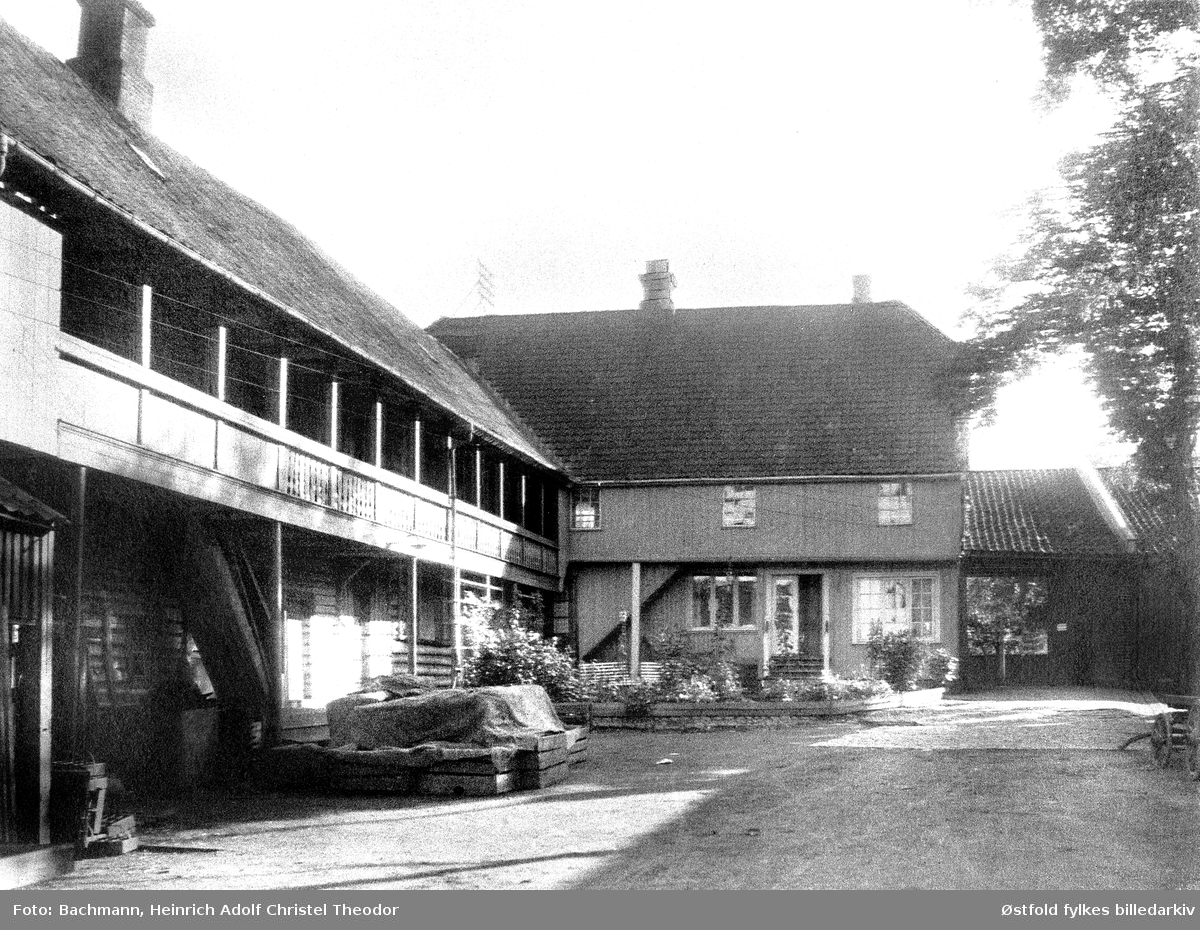 Moss Aktiebryggeri, Gude-gården i Heinrich Gerners gate 6, Moss 1913. Gårdsplassinteriør.